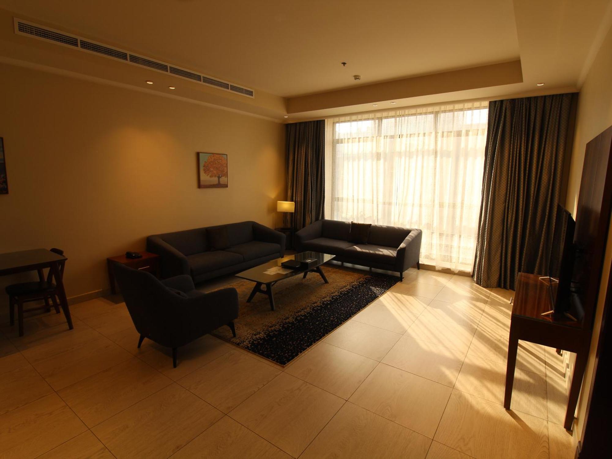 Lotaz Hotel Apartments - Al Salamah Jeddah Exterior photo